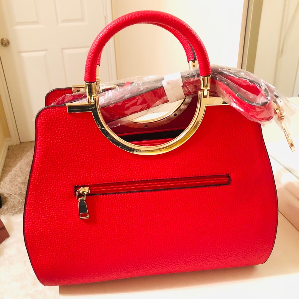 Red handbag - Picture 2 of 6